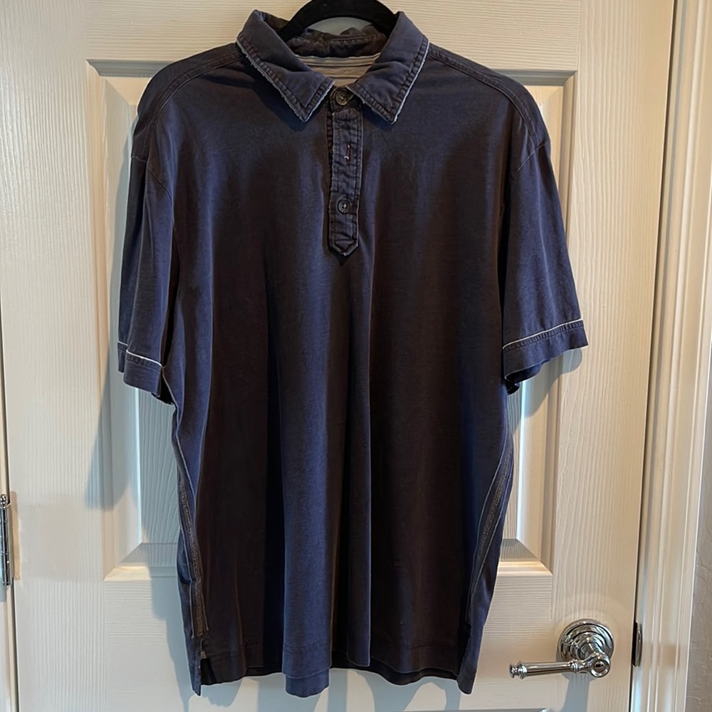 Men’s Tommy Bahama Jeans size large navy polo shirt, looks brand new.